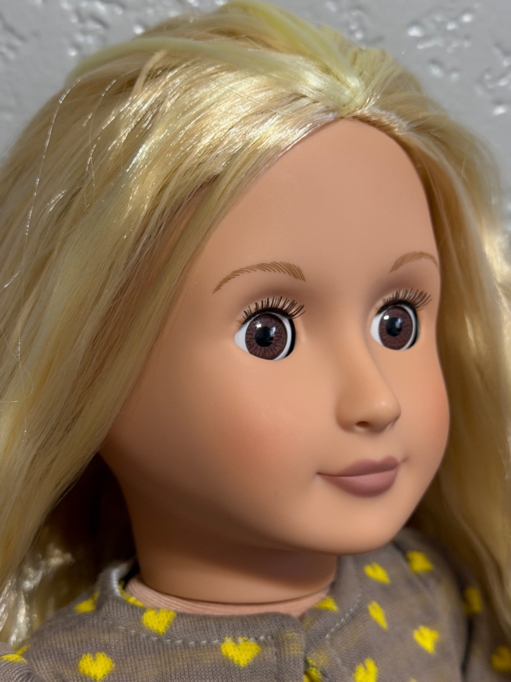 Our Generation 18” Hair Grow Doll Blonde with Streaks & Brown Eyes - Picture 8 of 15